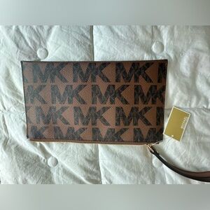 Michael Kors clutch wrist, new with tags